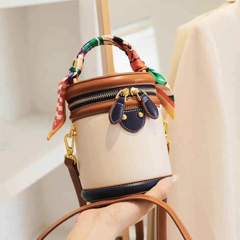 Bucket bag new 2023 . Bolsa Balde Bucket