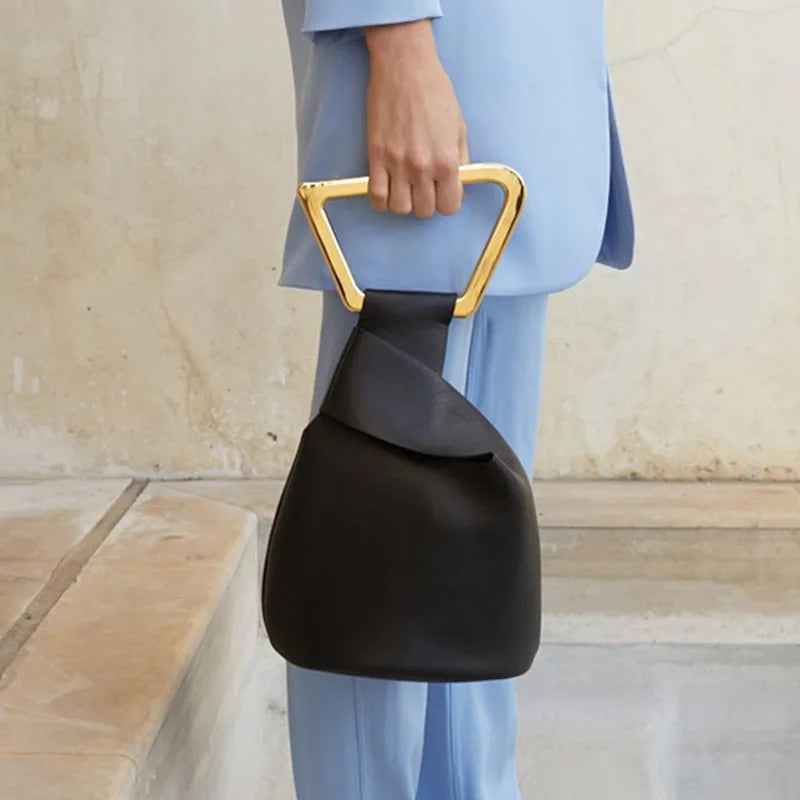 Bucket Bag .Tendência Bolsas Verão 2023/24  ESGOTADA