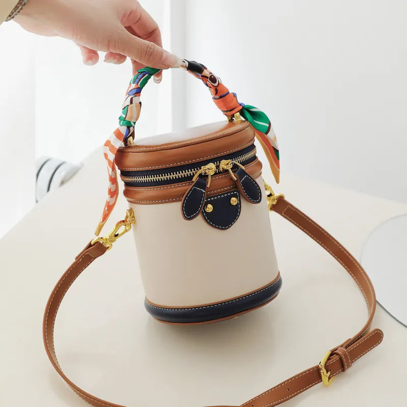 Bucket bag new 2023 . Bolsa Balde Bucket