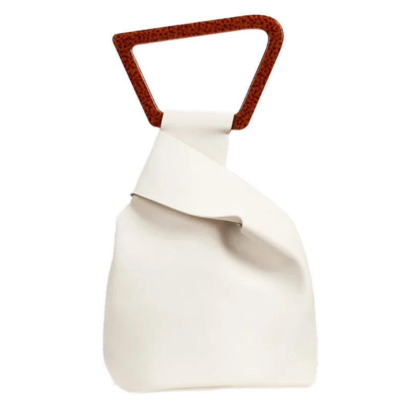 Bucket Bag .Tendência Bolsas Verão 2023/24  ESGOTADA